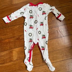 Kyte baby holiday pajamas 2022 cardinal print 0-3 months